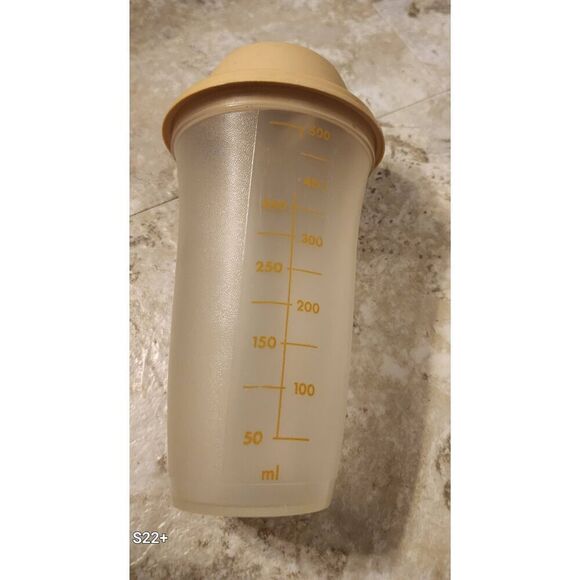 Tupperware shaker container, vintage - Picture 6 of 6